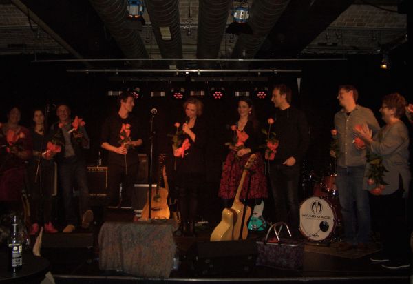 Blumen für die Mitwirkenden des gelungenen Abends, Merlin, 3. Dezember 2016